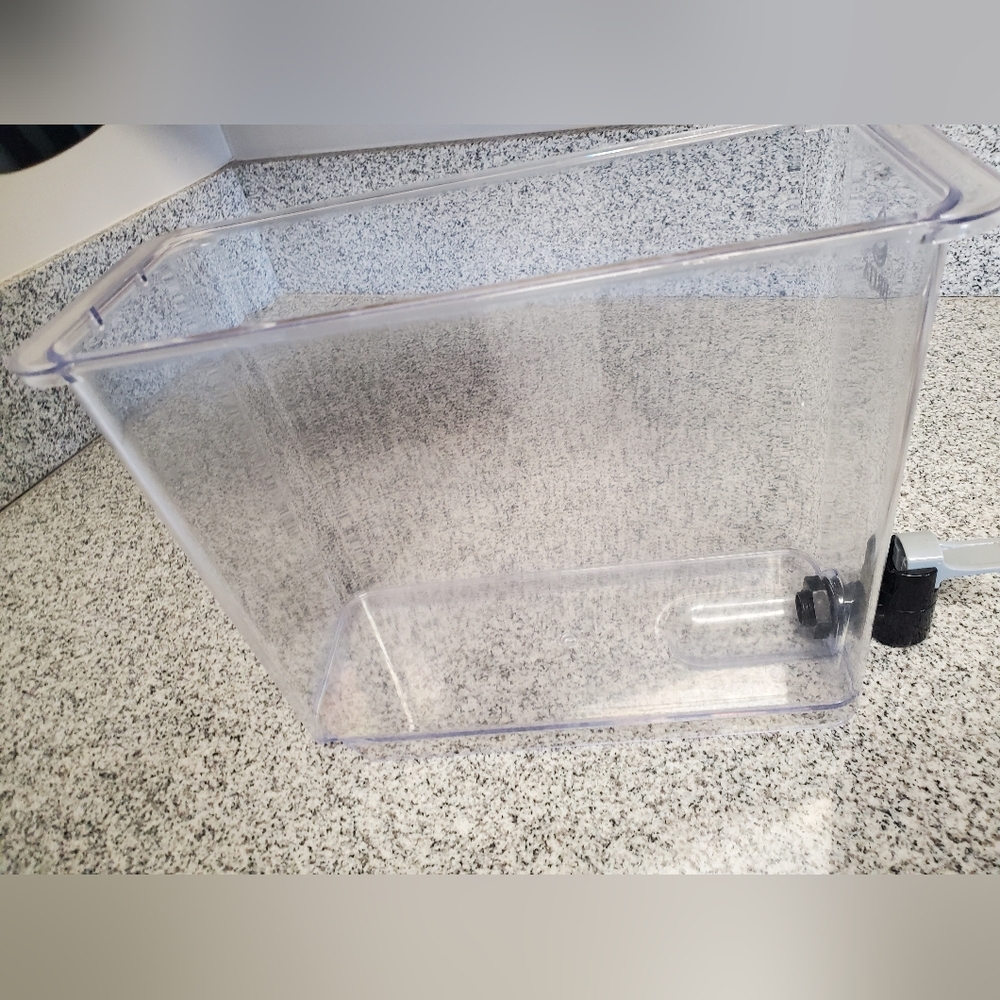 Brita Water Filter Dispenser with Black Lid - Picture 5 of 9